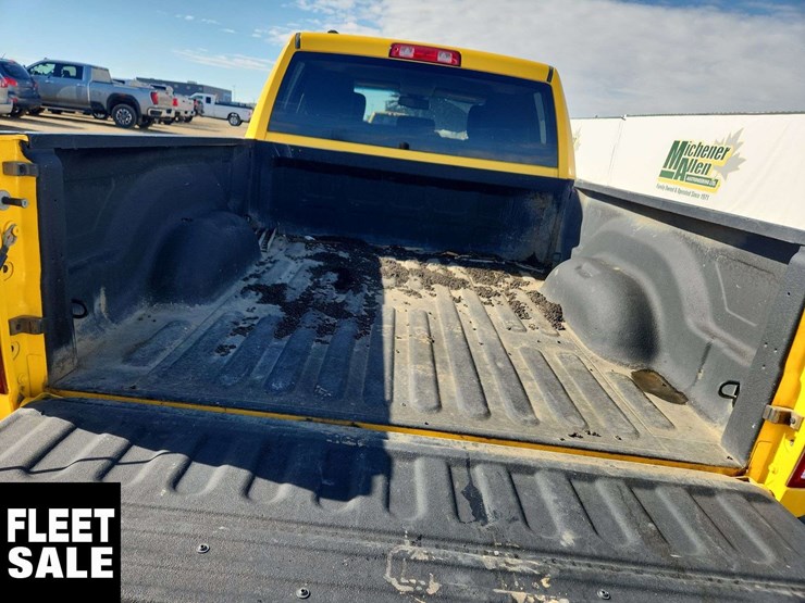 2019-ram-1500-classic-image-16