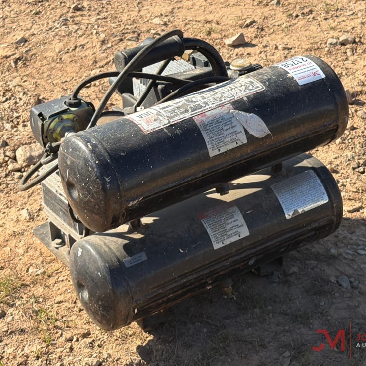 CAMPBELL HAUSFELDPROFESSIONAL ELECTRIC 4 GALLON AIR COMPRESSOR