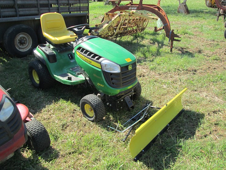 john-deere-d130-image-2
