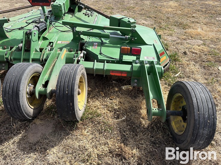 2020-john-deere-r15-image-18