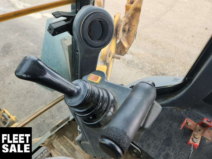 2014-deere-410k-image-25