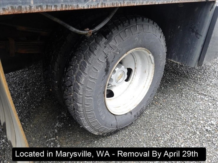 2004-chevrolet-3500-image-11