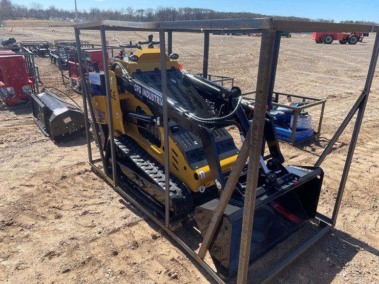 #374-•-unused-2026-cfg-skid-steer-loader-(princeton,-mn)-image-4