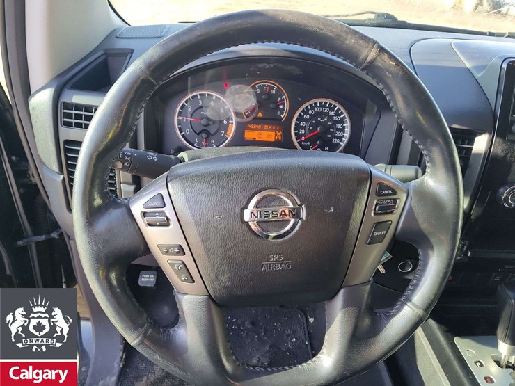 2015-nissan-titan-image-14