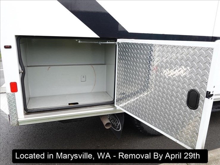 2015-ford-e350-image-21