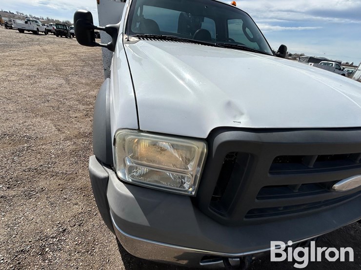 2005-ford-f550-image-11