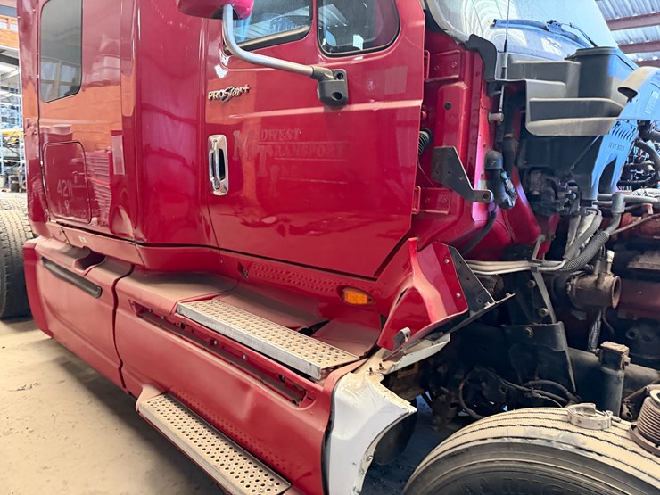 2014-international-prostar-image-46