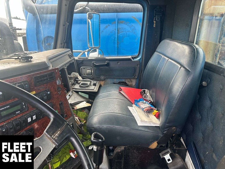 2005-western-star-4900-image-16