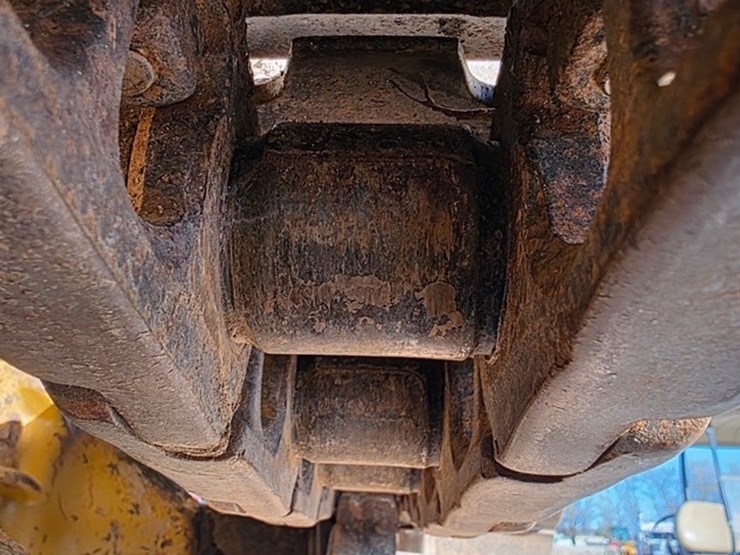 2005-caterpillar-d4g-xl-image-22