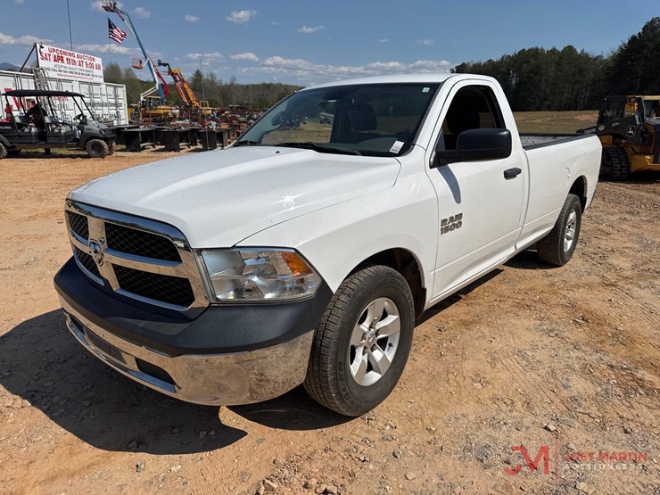 2015-dodge-1500-image-3