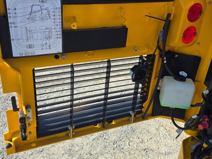 2024-jcb-215-image-40