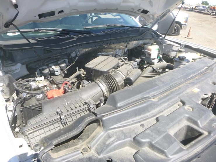 2021-ford-f550-image-16