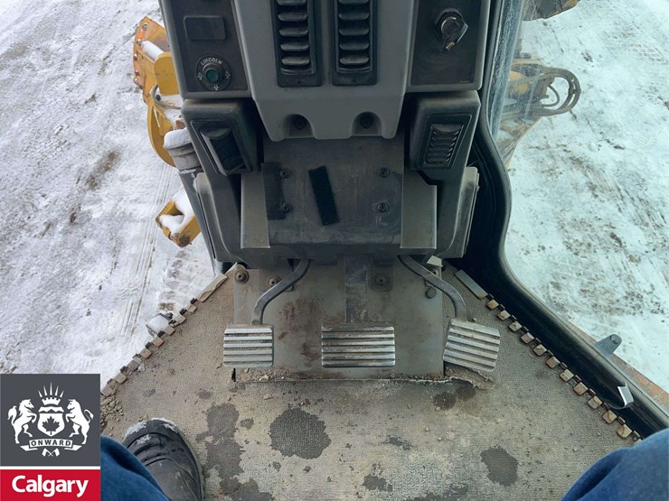 2011-caterpillar-140m-image-15