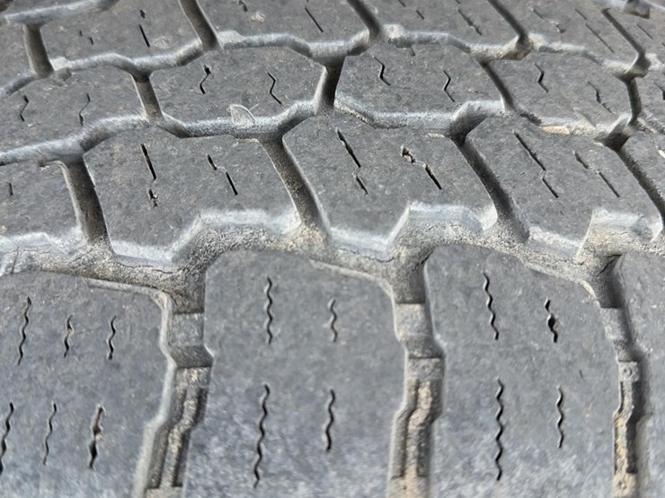 2015-chevrolet-silverado-1500-image-16