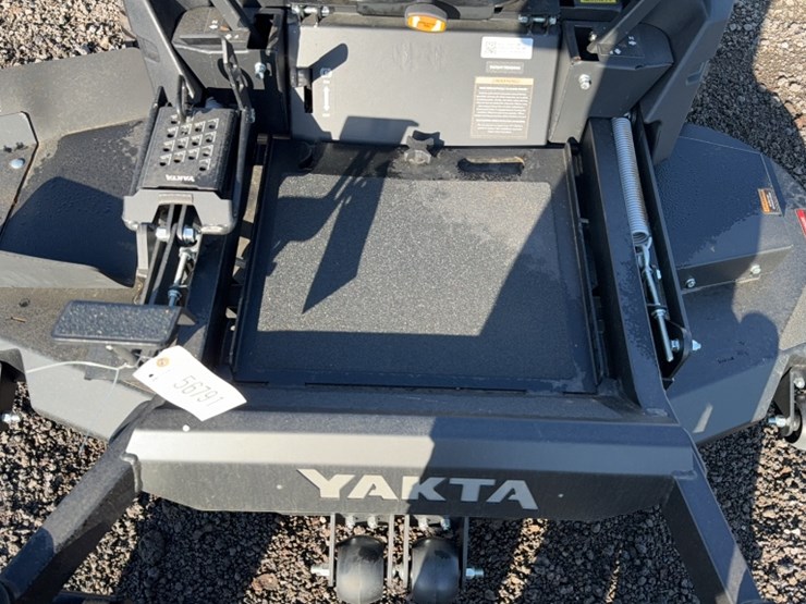 #4028-•-yakta-yxr-320-zero-turn-mower-image-4