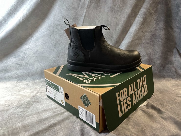 #10129-•-muck-boot-company-chore-farm-leather-boot-image-1