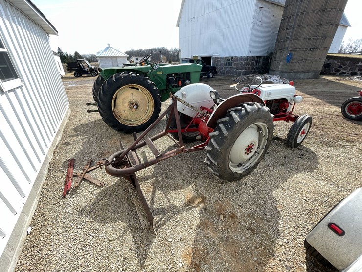 1948-ford-8n-image-5