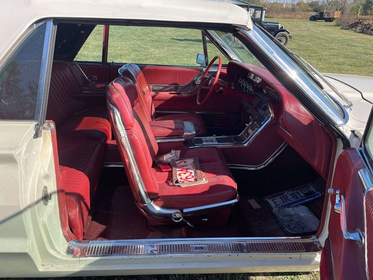 1965-ford-thunderbird-image-68