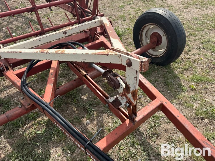 international-310-image-9