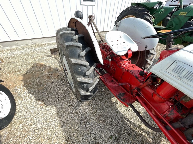 1948-ford-8n-image-23