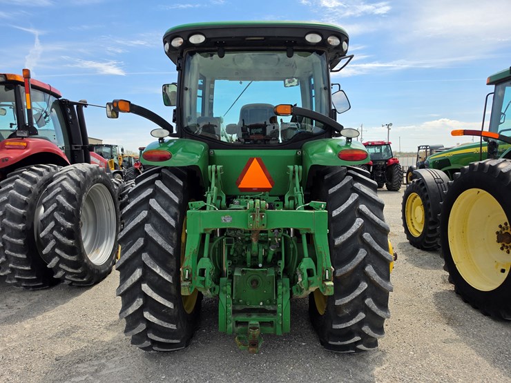 2014-john-deere-7210r-image-11