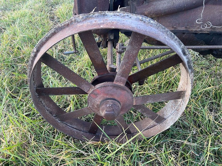 1924-fordson-tractor-image-12