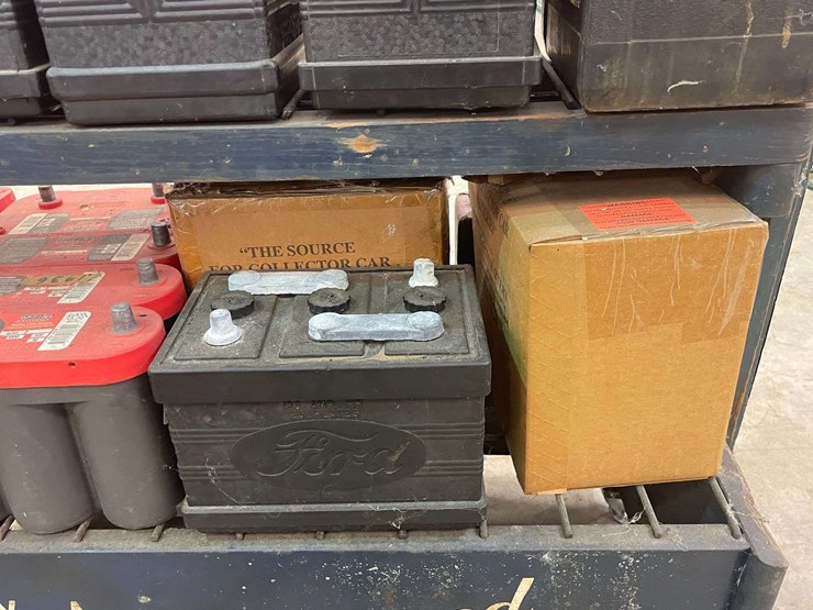 ford-battery-display-rack-image-15