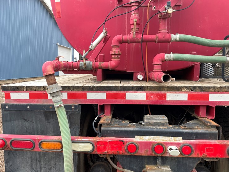 #216-•-1992-freightliner-water-truck-(has-mn-title)-(mora,-mn)-image-45