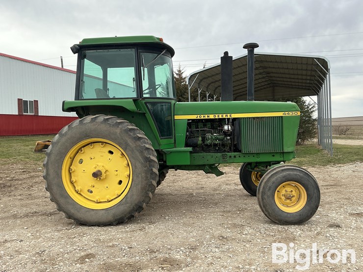 john-deere-4430-image-4