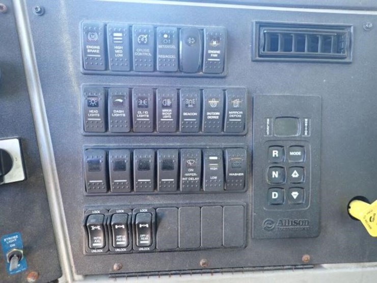 2017-western-star-4700sb-image-24