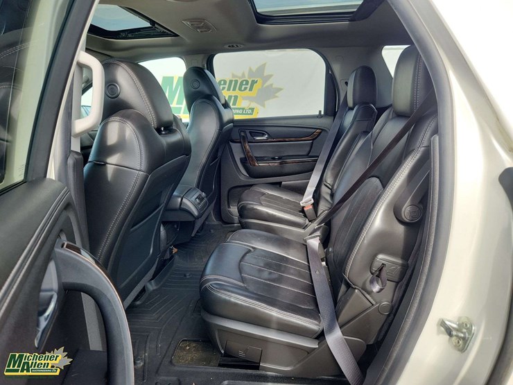 2014-gmc-acadia-denali-image-15