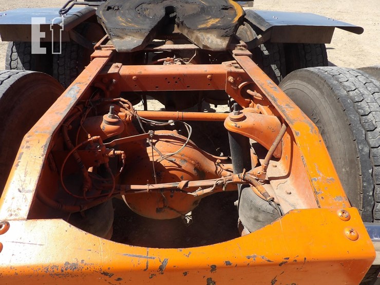 2008-peterbilt-389-image-5