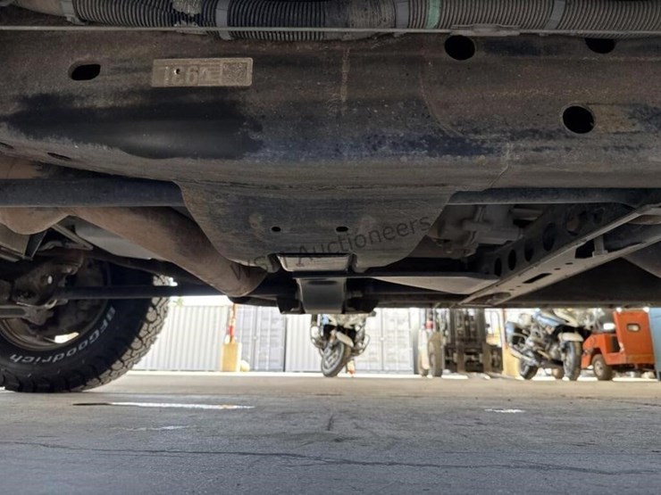 2016-chevrolet-silverado-2500hd-image-29