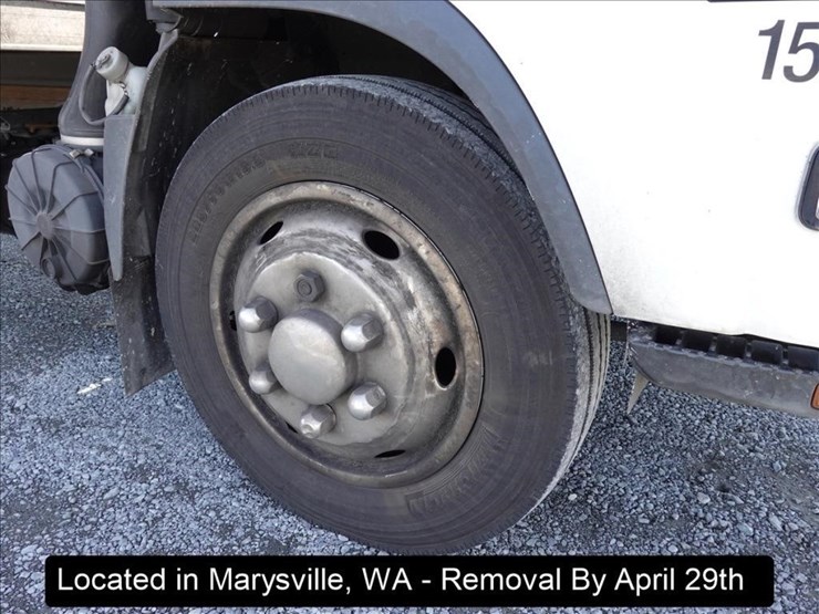 2013-isuzu-nqr-image-19