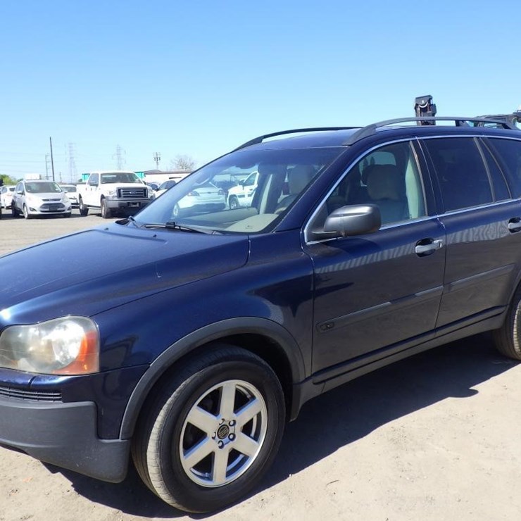 2004 VOLVO XC90