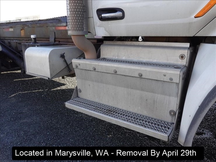 2015-peterbilt-567-image-37