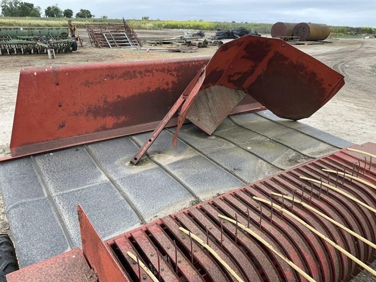 new-holand-144-pull-hay-turner-image-8