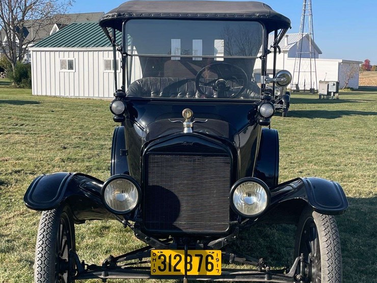 1917-model-t-touring-image-9