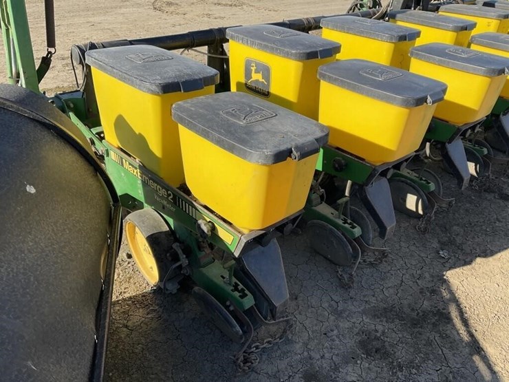 john-deere-7300-image-16