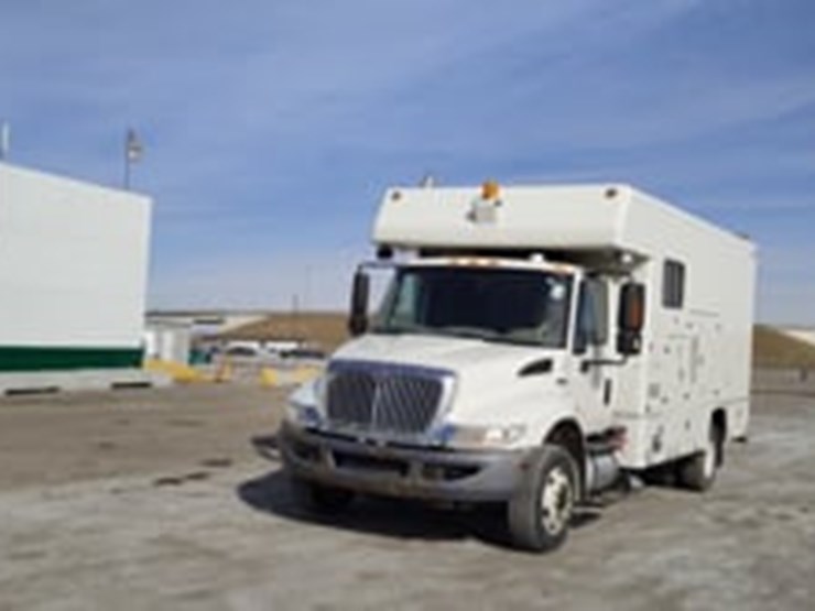 2012-international-durastar-4300-image-5