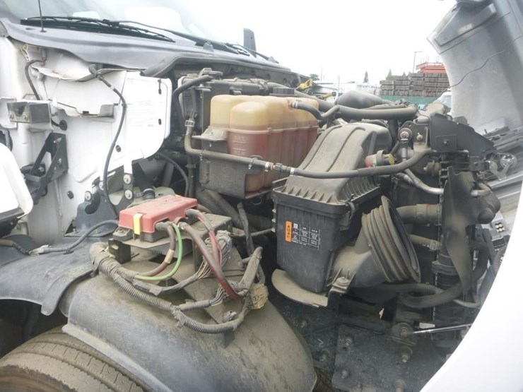 2016-ford-f650-xlt-image-18