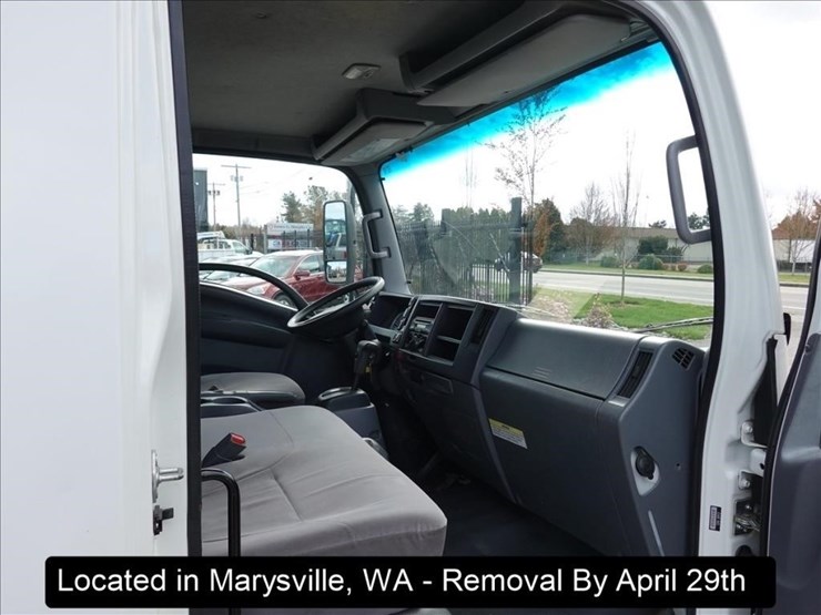 2017-isuzu-nqr-image-14