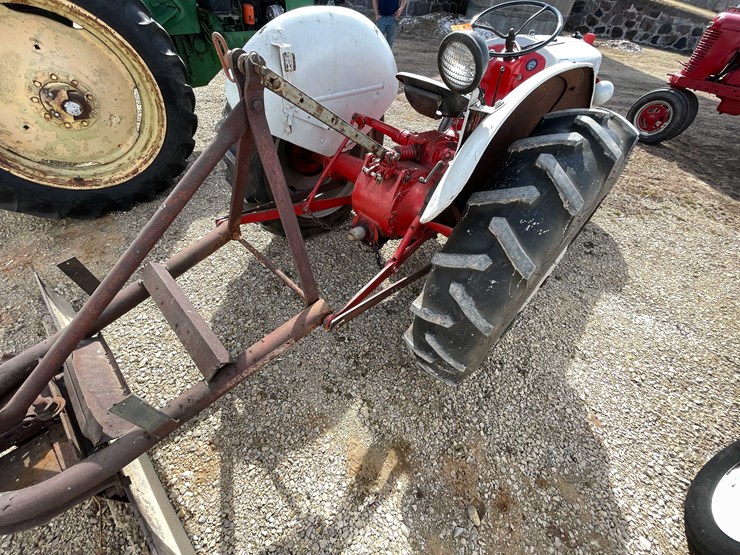 1948-ford-8n-image-19