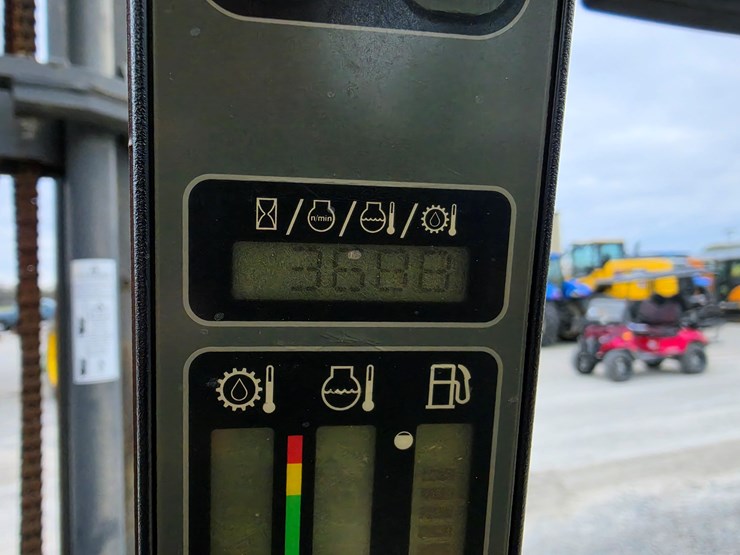 2015-case-586h-image-16