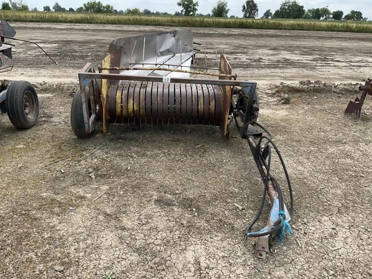 new-holland-5'-pull-hyd.-hay-turner-image-2