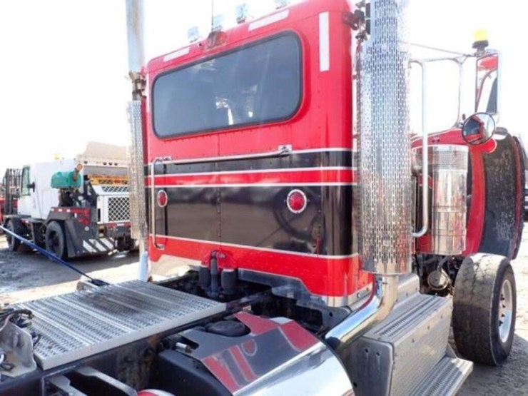 2014-peterbilt-389-image-63