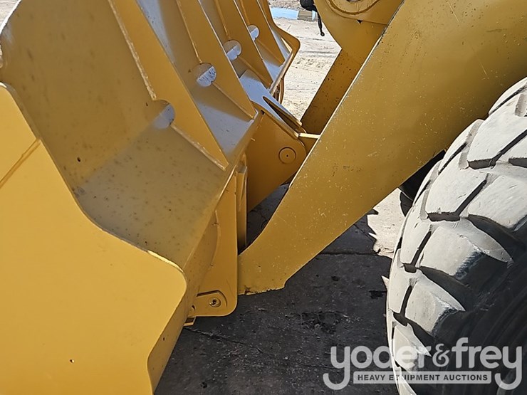 caterpillar-928g-image-14