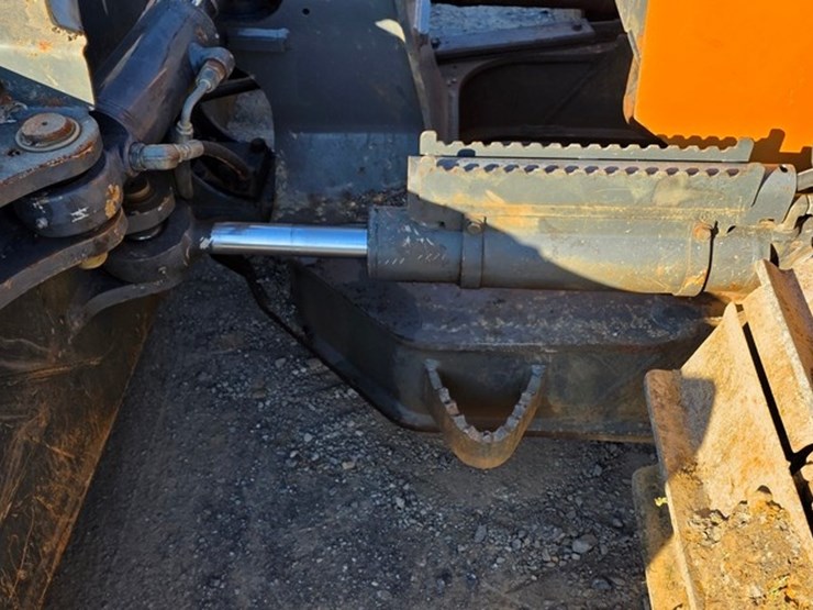 2013-case-850m-image-9