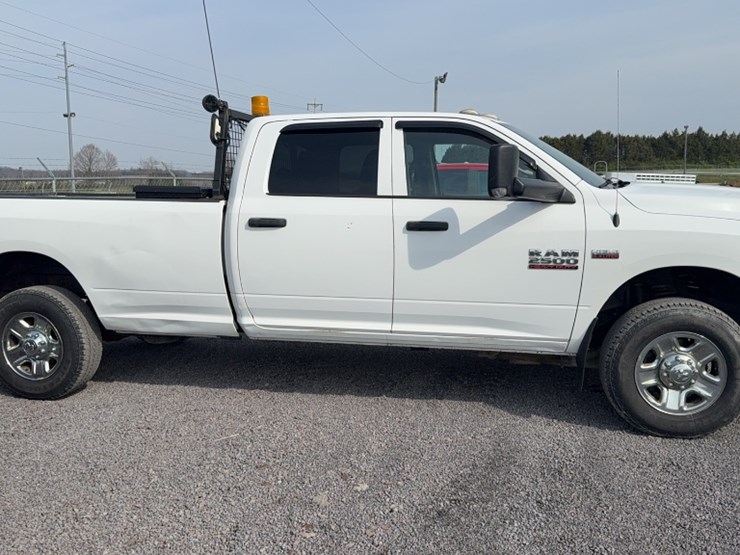 2015-dodge-2500-image-4