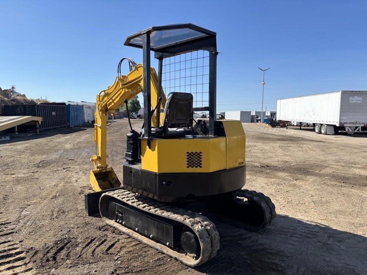 komatsu-pc28uu-image-4